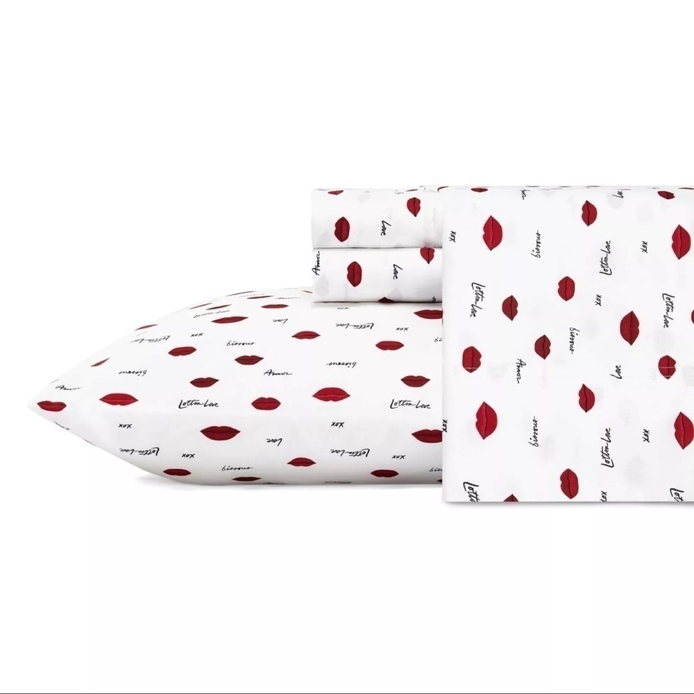 NWT Betsey Johnson Love Lips Twin Sheet Set Red White Kiss Print Dorm Bedding